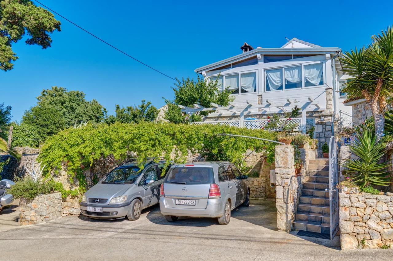 Apartment Neno - Terrace & Parking Велі-Лошинь Екстер'єр фото
