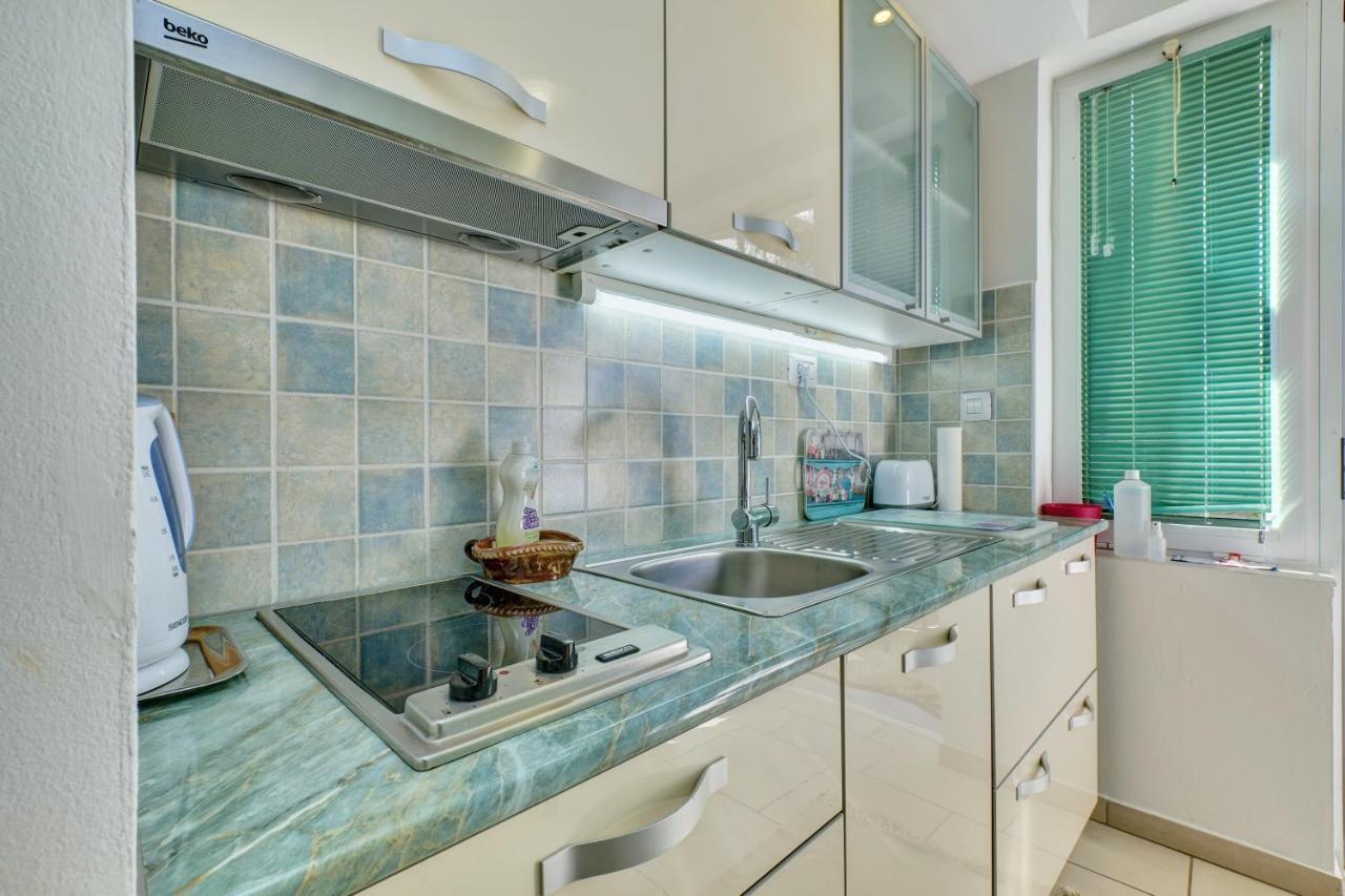 Apartment Neno - Terrace & Parking Велі-Лошинь Екстер'єр фото
