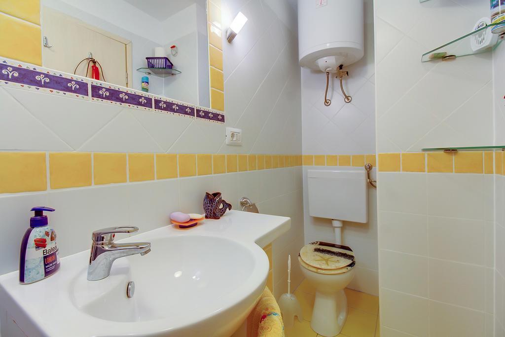 Apartment Neno - Terrace & Parking Велі-Лошинь Екстер'єр фото