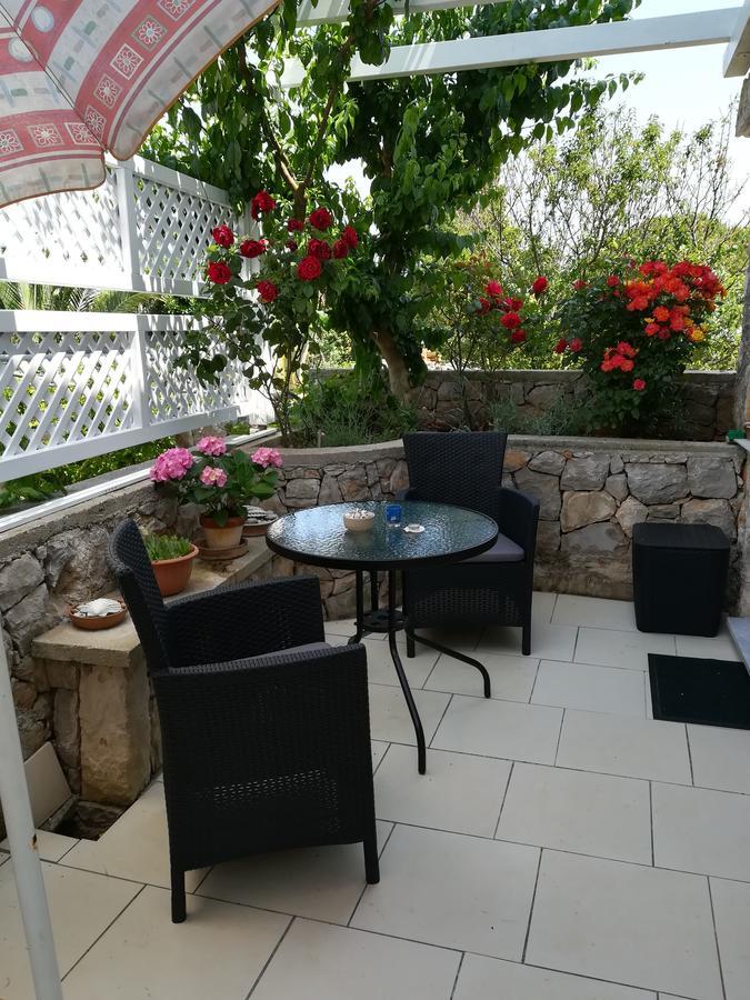 Apartment Neno - Terrace & Parking Велі-Лошинь Екстер'єр фото