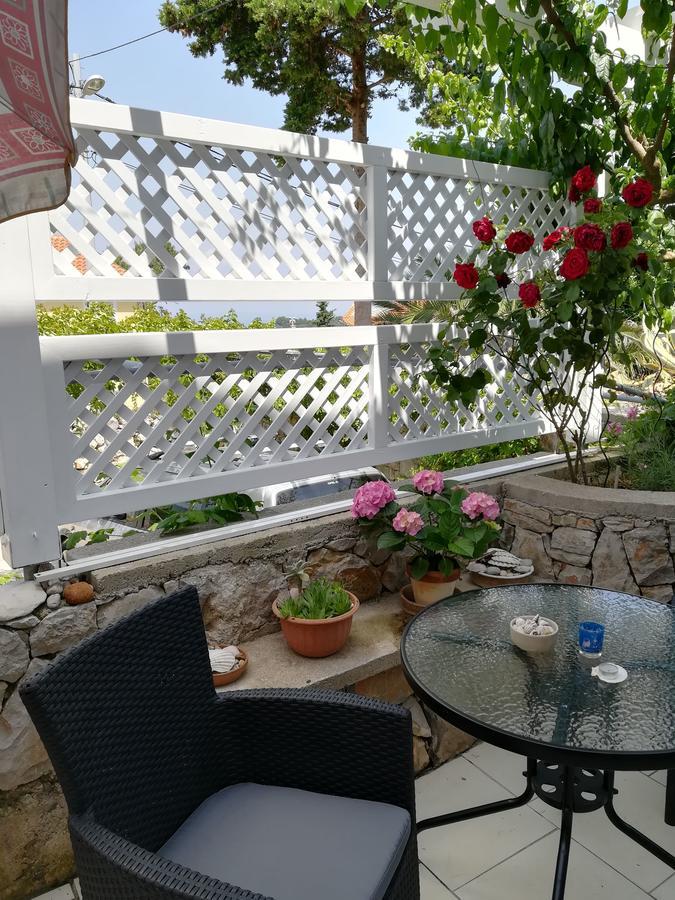 Apartment Neno - Terrace & Parking Велі-Лошинь Екстер'єр фото